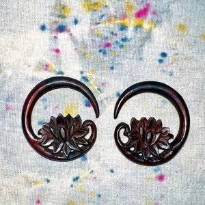 Rosewood Lotus Flower Earrings 2g Ear Gauges Natural Handmade Stretchers